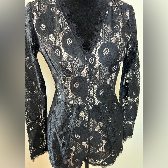 Francesca’s long sleeve black lace shorts dressy romper. Fully lined size XS EUC - Picture 4 of 11